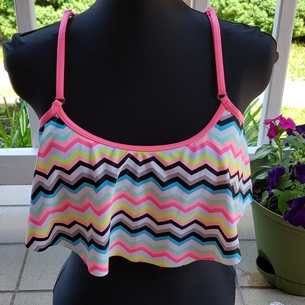 Women's SO Swim Top Hankerchief Style Women's Size Medium to Large